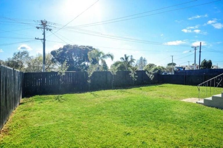 Photo of property in 59 Mcintyre Road, Mangere Bridge, Auckland, 2022