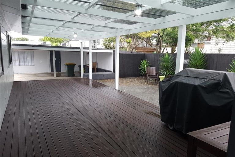 Photo of property in 4 Nearco Street, Randwick Park, Auckland, 2105