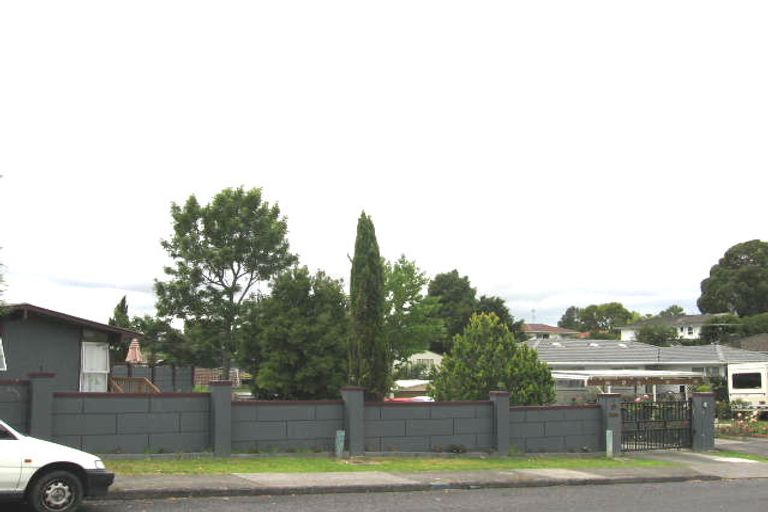 Photo of property in 23 Flaxdale Street, Birkdale, Auckland, 0626