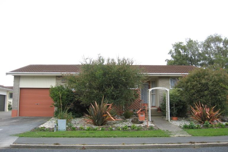 Photo of property in 35 Kinmont Crescent, Kinmont Park, Mosgiel, 9024