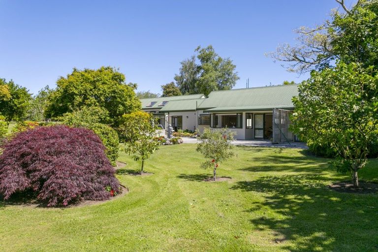 Photo of property in 71 Gillespie Place, Acacia Bay, Taupo, 3385