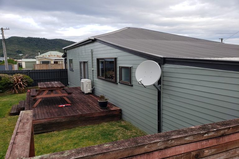 Photo of property in 58 Blake Street, Blaketown, Greymouth, 7805