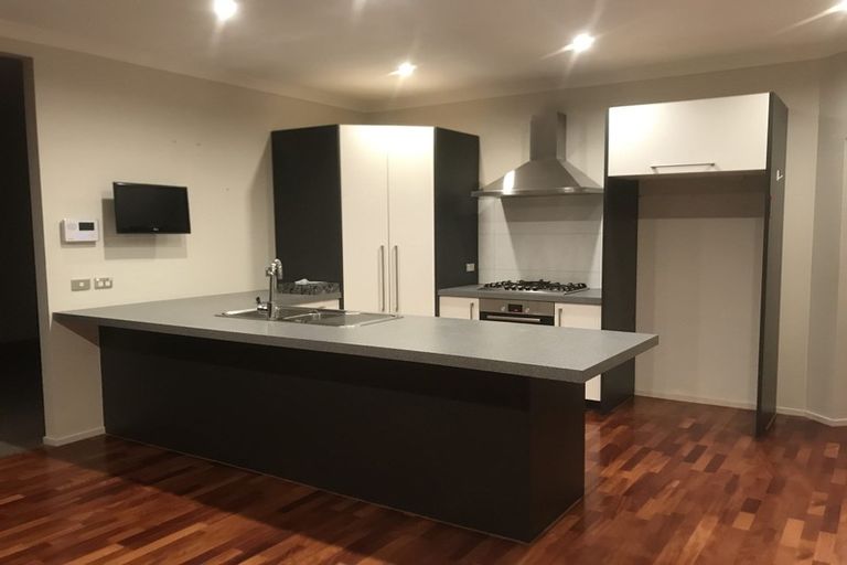 Photo of property in 77 Te Puia Drive, Aotea, Porirua, 5024