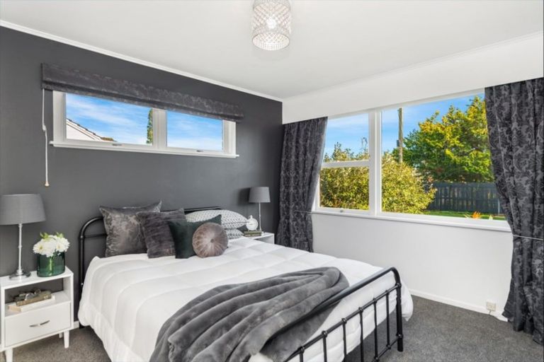 Photo of property in 42 Storey Avenue, Forest Lake, Hamilton, 3200