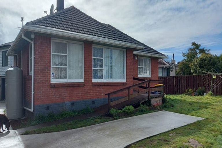 Photo of property in 30 La Rosa Street, Green Bay, Auckland, 0604