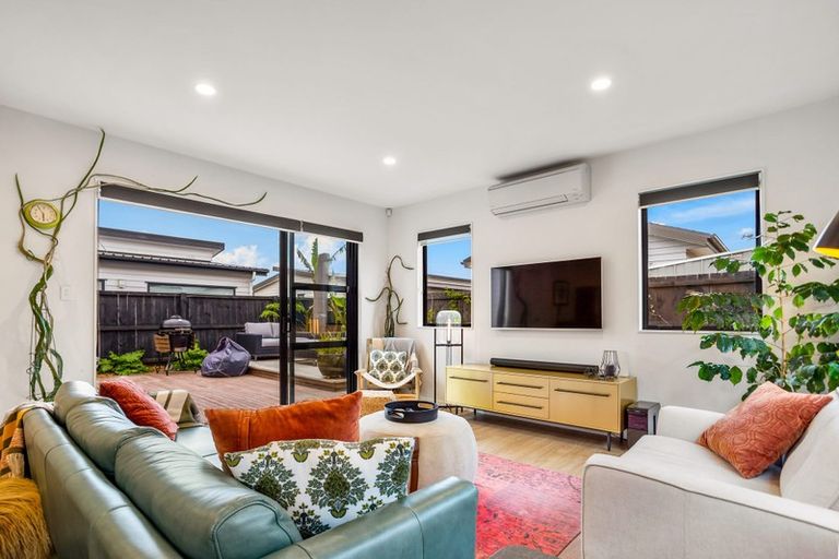 Photo of property in 29 Lumbarda Drive, Kumeu, 0810