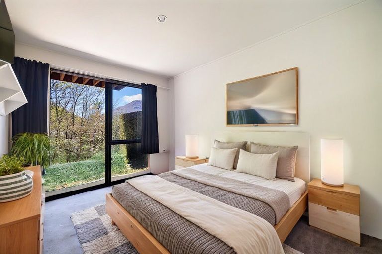 Photo of property in Elkridge Apartments, 15/64 Marina Drive, Frankton, Queenstown, 9300