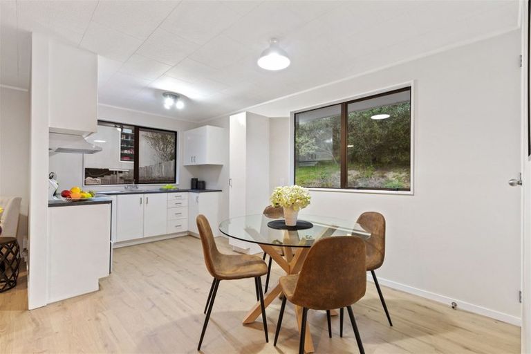 Photo of property in 1/28 Katrina Place, Massey, Auckland, 0614