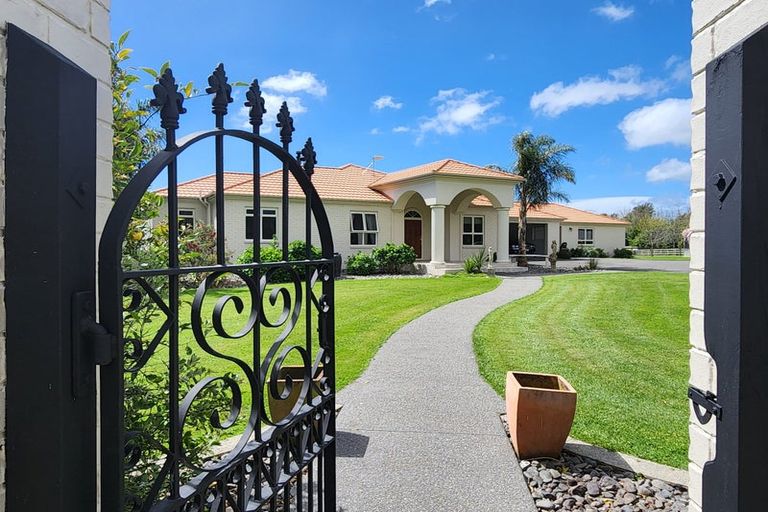 Photo of property in 1095 Queen Street East, Levin, 5571