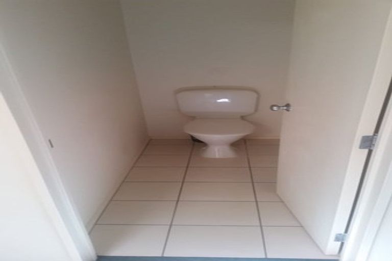 Photo of property in 12/3 Orwell Road, Greenhithe, Auckland, 0632