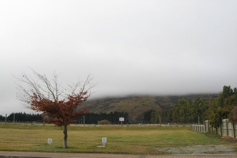 Photo of property in 17 Copper Beech Avenue, Frankton, Queenstown, 9300