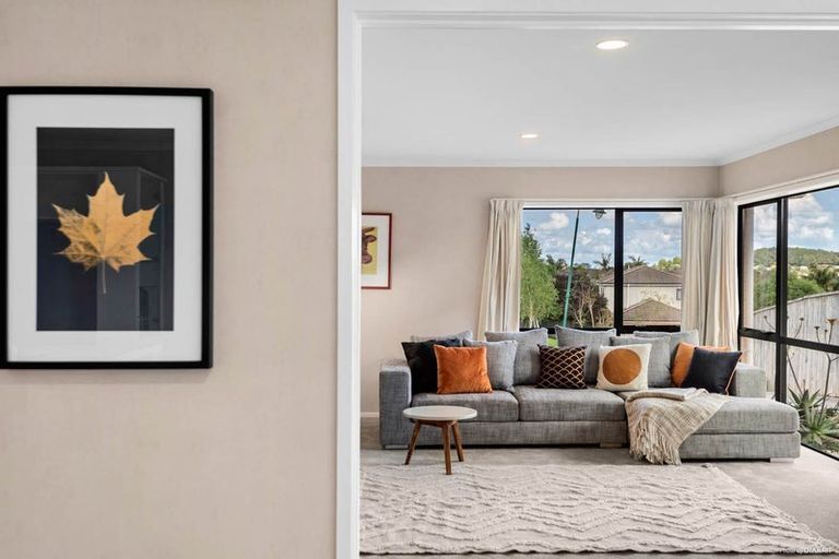 Photo of property in 41 Ina Ville Drive, Pukekohe, 2120