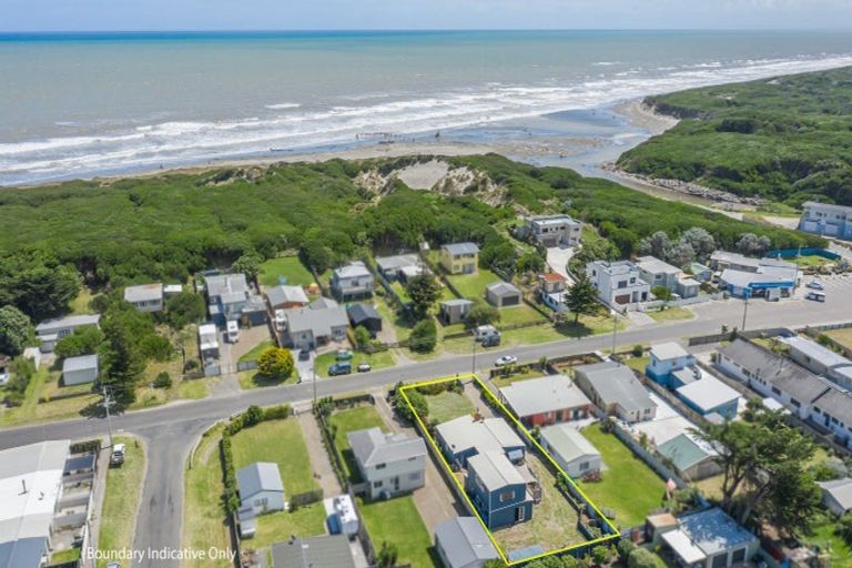 Photo of property in 15 Hunia Terrace, Himatangi Beach, Foxton, 4891