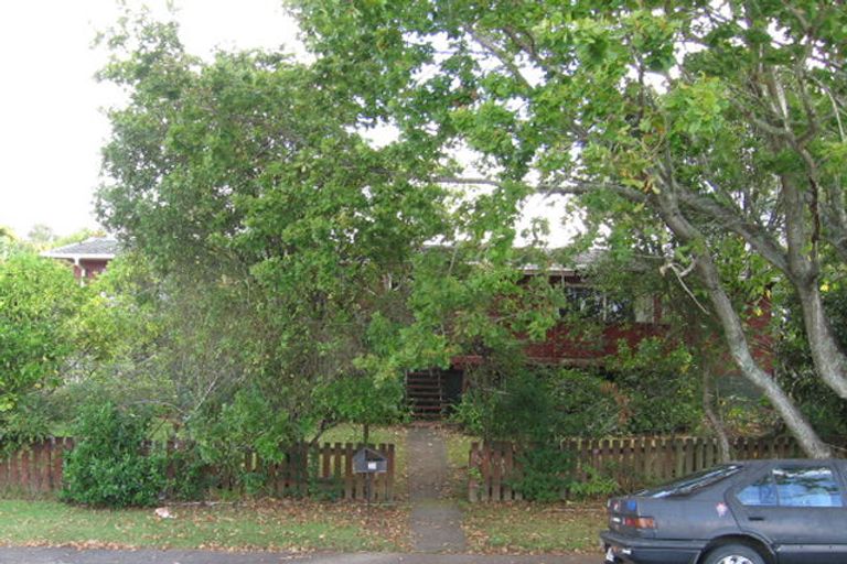 Photo of property in 30 Pipitea Place, Massey, Auckland, 0614