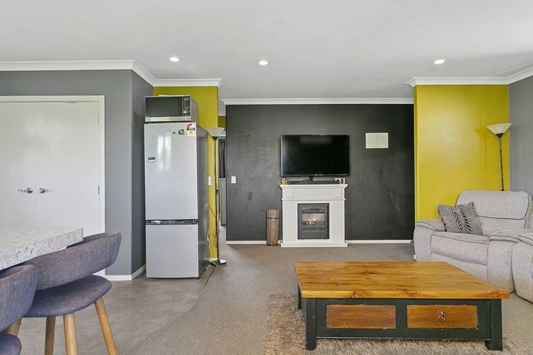 Photo of property in 2/120 Taupo View Road, Taupo, 3330