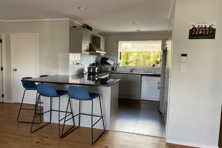 Photo of property in 22 Gosford Drive, Botany Downs, Auckland, 2010