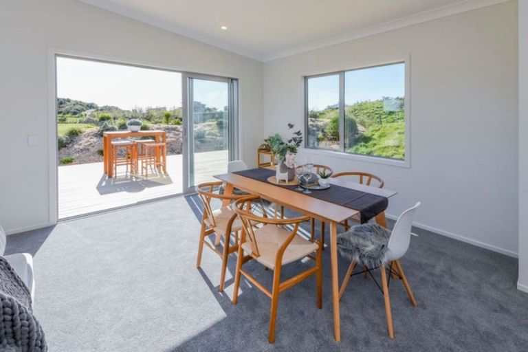 Photo of property in 42a Strathnaver Drive, Waikawa Beach, Manakau, 5573