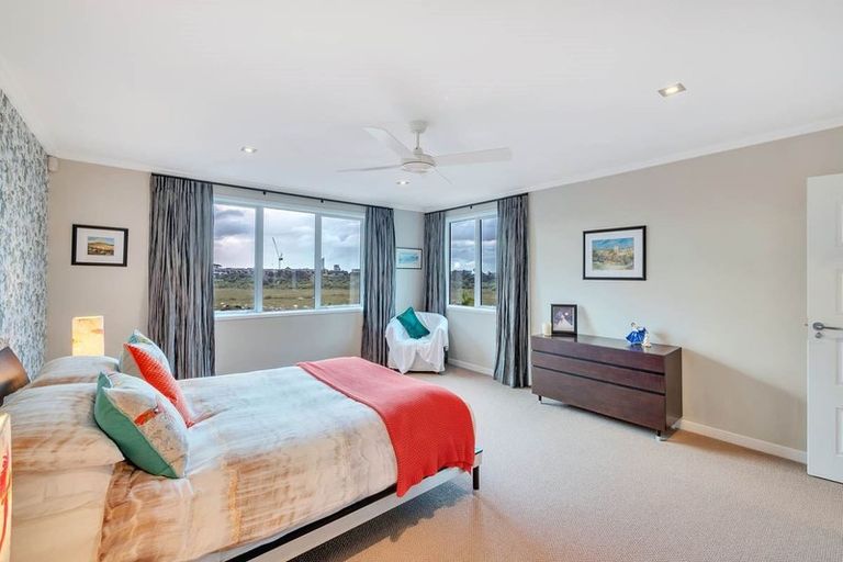 Photo of property in 68 Exmouth Road, Northcote, Auckland, 0627
