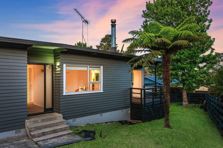 Photo of property in 18a Puketitiro Street, Glen Eden, Auckland, 0602