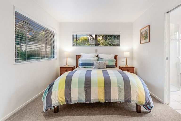 Photo of property in 2/24 Carlisle Road, Browns Bay, Auckland, 0630