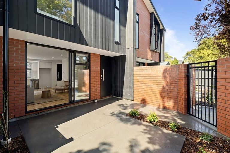 Photo of property in 83b Browns Road, St Albans, Christchurch, 8052