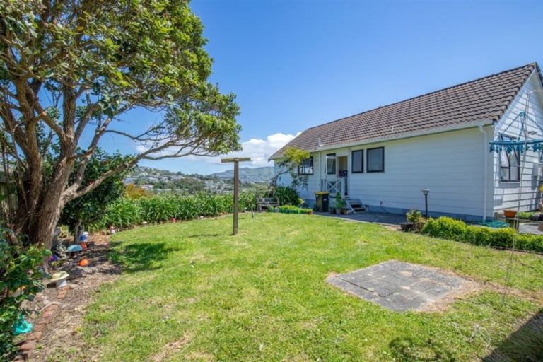 Photo of property in 56 Dominica Crescent, Grenada Village, Wellington, 6037