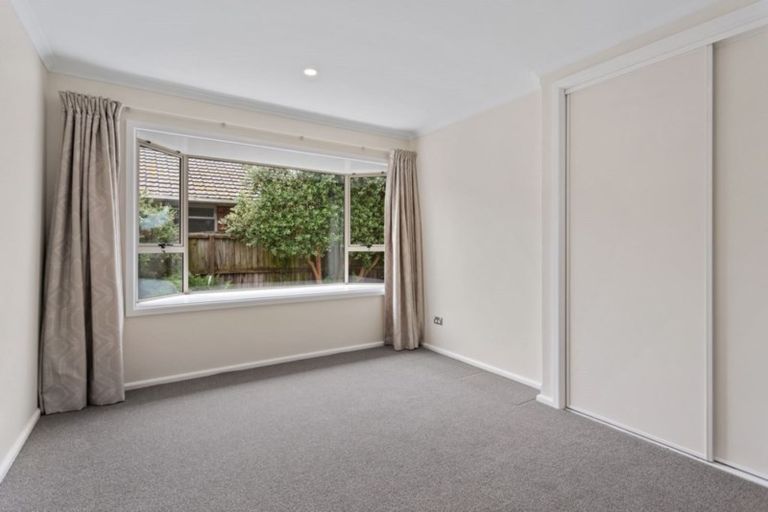 Photo of property in 11 Shaftesbury Street, Avonhead, Christchurch, 8042