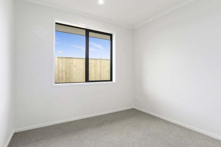 Photo of property in 4 Tahuna Minhinnick Drive, Glenbrook, 2681
