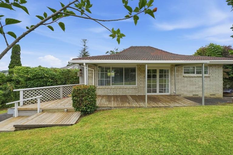 Photo of property in 1/27 Parkhill Road, Mellons Bay, Auckland, 2014
