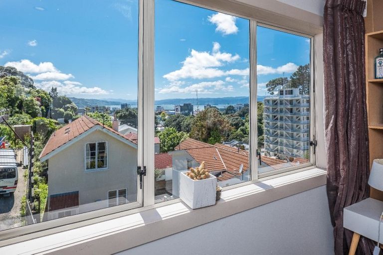 Photo of property in 3/14c Glenmore Street, Thorndon, Wellington, 6011