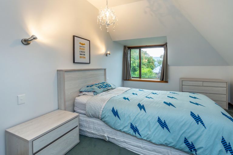 Photo of property in 33 O'connor Place, Burnside, Christchurch, 8053