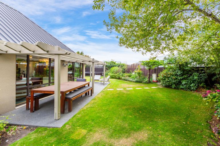 Photo of property in 33 O'connor Place, Burnside, Christchurch, 8053