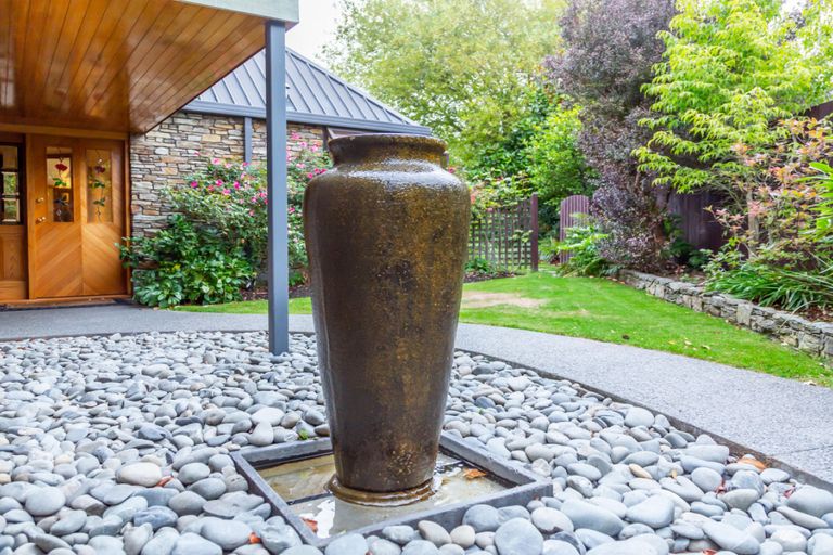 Photo of property in 33 O'connor Place, Burnside, Christchurch, 8053