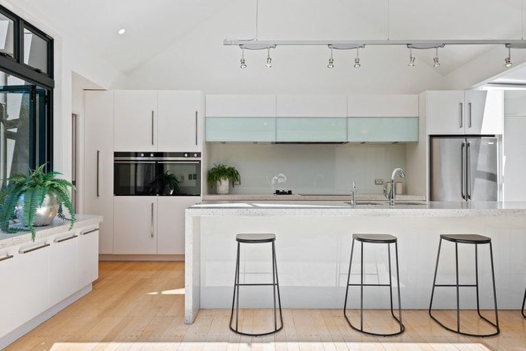 Photo of property in 105 Gladstone Road South, Dalmore, Dunedin, 9010