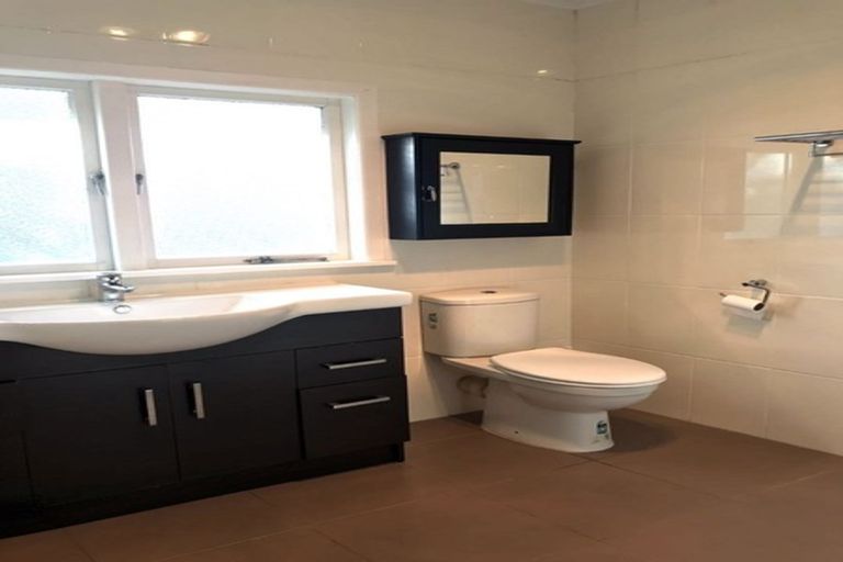 Photo of property in 6 Mildmay Road, Henderson, Auckland, 0610