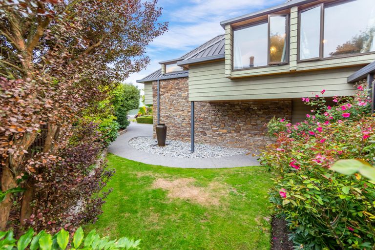 Photo of property in 33 O'connor Place, Burnside, Christchurch, 8053