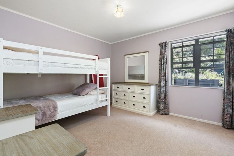 Photo of property in 31 Matauwhi Road, Russell, 0202