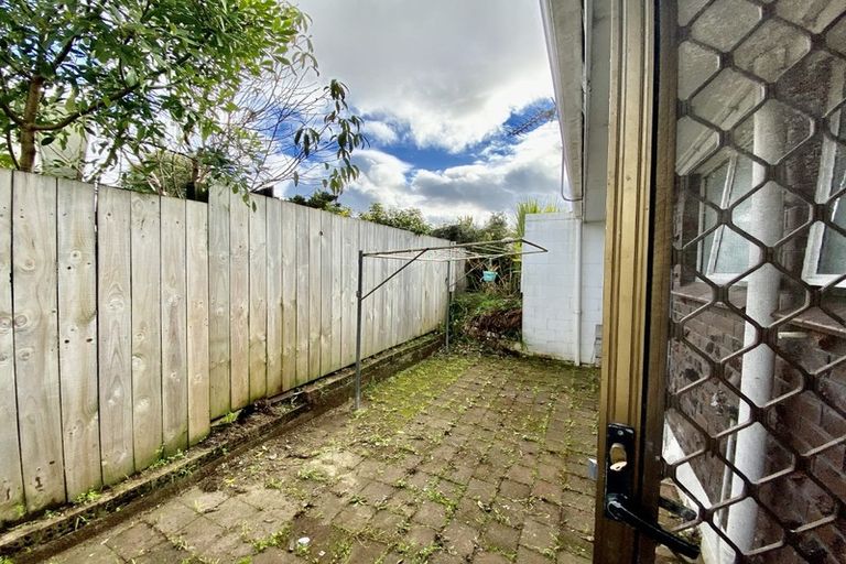 Photo of property in 2/49a Landon Avenue, Mangere East, Auckland, 2024