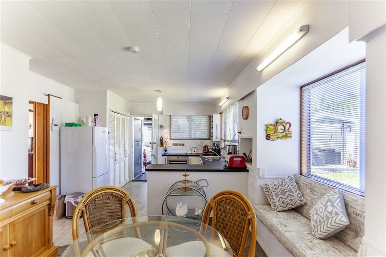 Photo of property in 16 Upham Crescent, Taradale, Napier, 4112