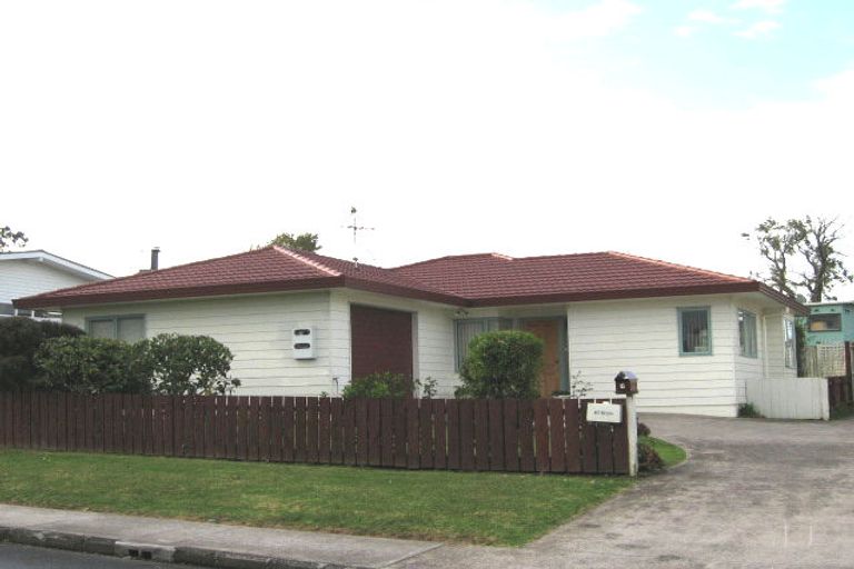 Photo of property in 4a Tiroroa Avenue, Te Atatu South, Auckland, 0610
