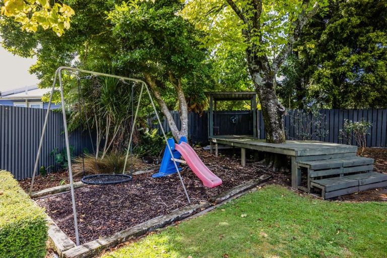 Photo of property in 1 Nikau Street, Inglewood, 4330