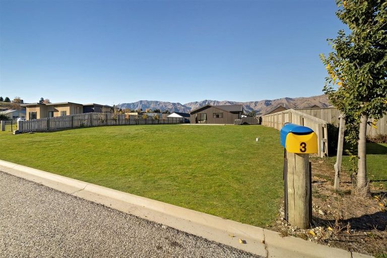 Photo of property in 3 Pennycook Place, Lake Hawea, Wanaka, 9382