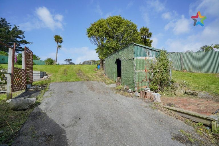 Photo of property in 14 Marine Parade, Bluff, 9814