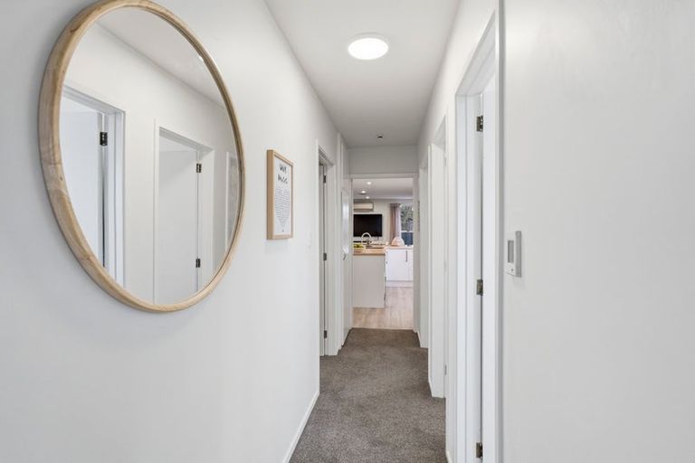Photo of property in 7 Calbreath Place, Russley, Christchurch, 8042