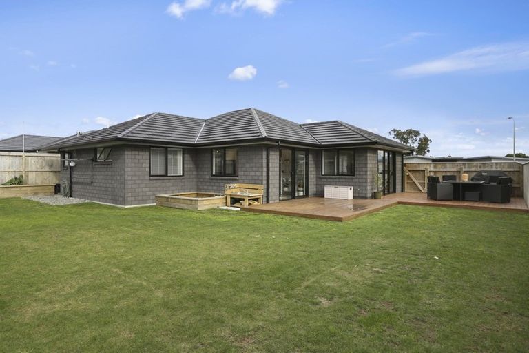 Photo of property in 28 Dreaver Drive, Waitara, 4320