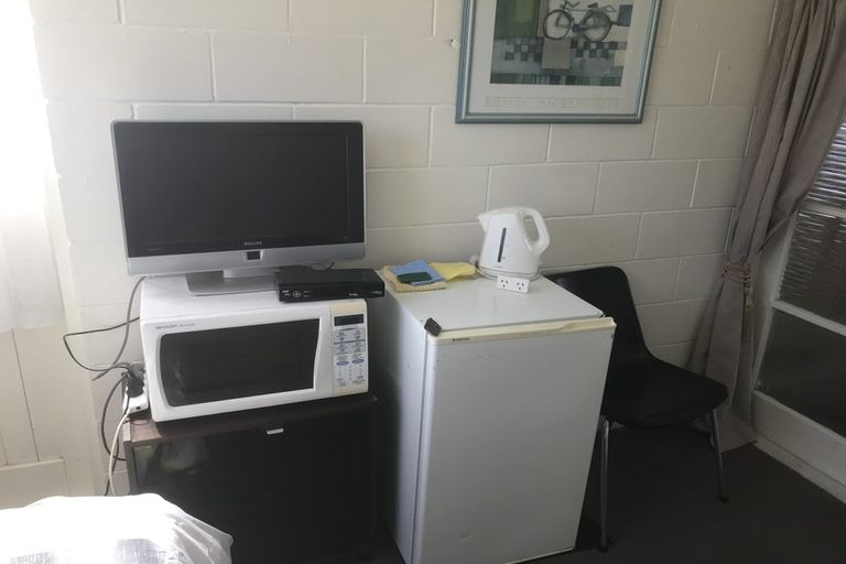 Photo of property in 2 Bongard Road, Whitianga, 3510