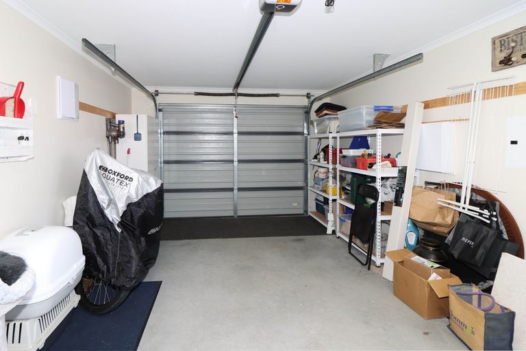 Photo of property in 3 Hereford Drive, Carterton, 5713