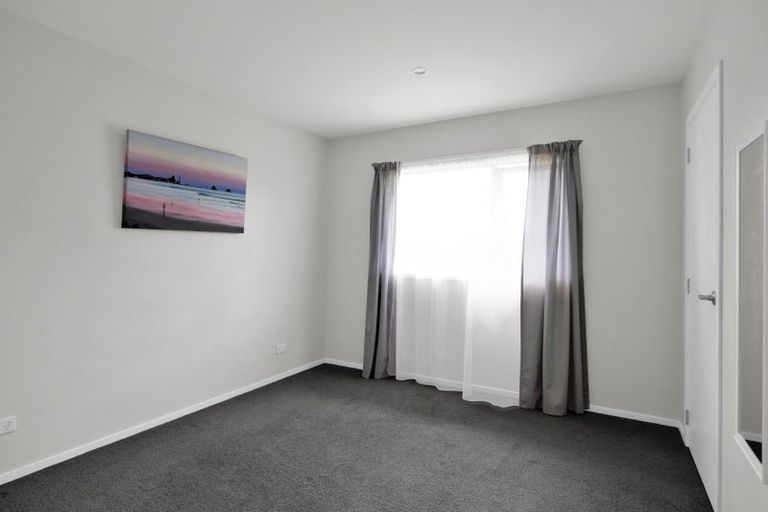 Photo of property in 102 Seaview Road, Westown, New Plymouth, 4310