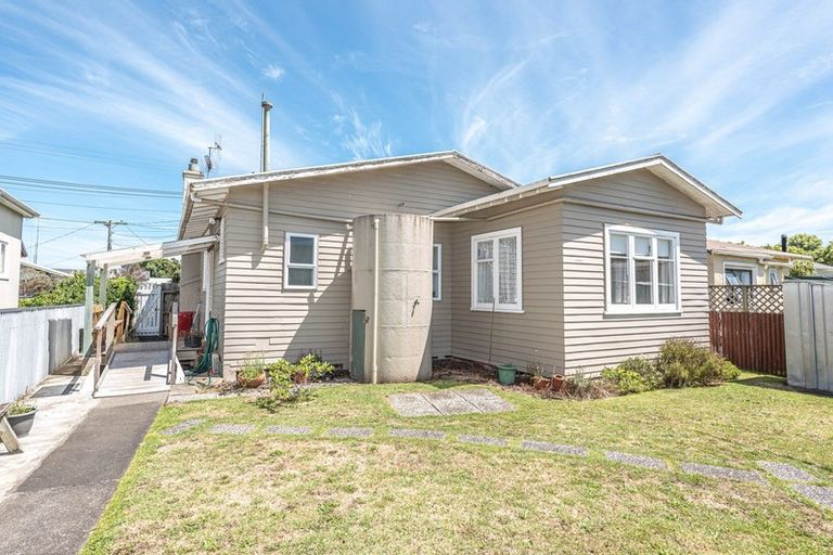 Photo of property in 8 Spier Street, Aramoho, Whanganui, 4500