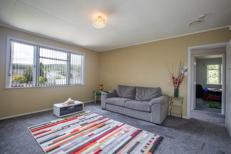 Photo of property in 42 Leicester Street, Cannons Creek, Porirua, 5024